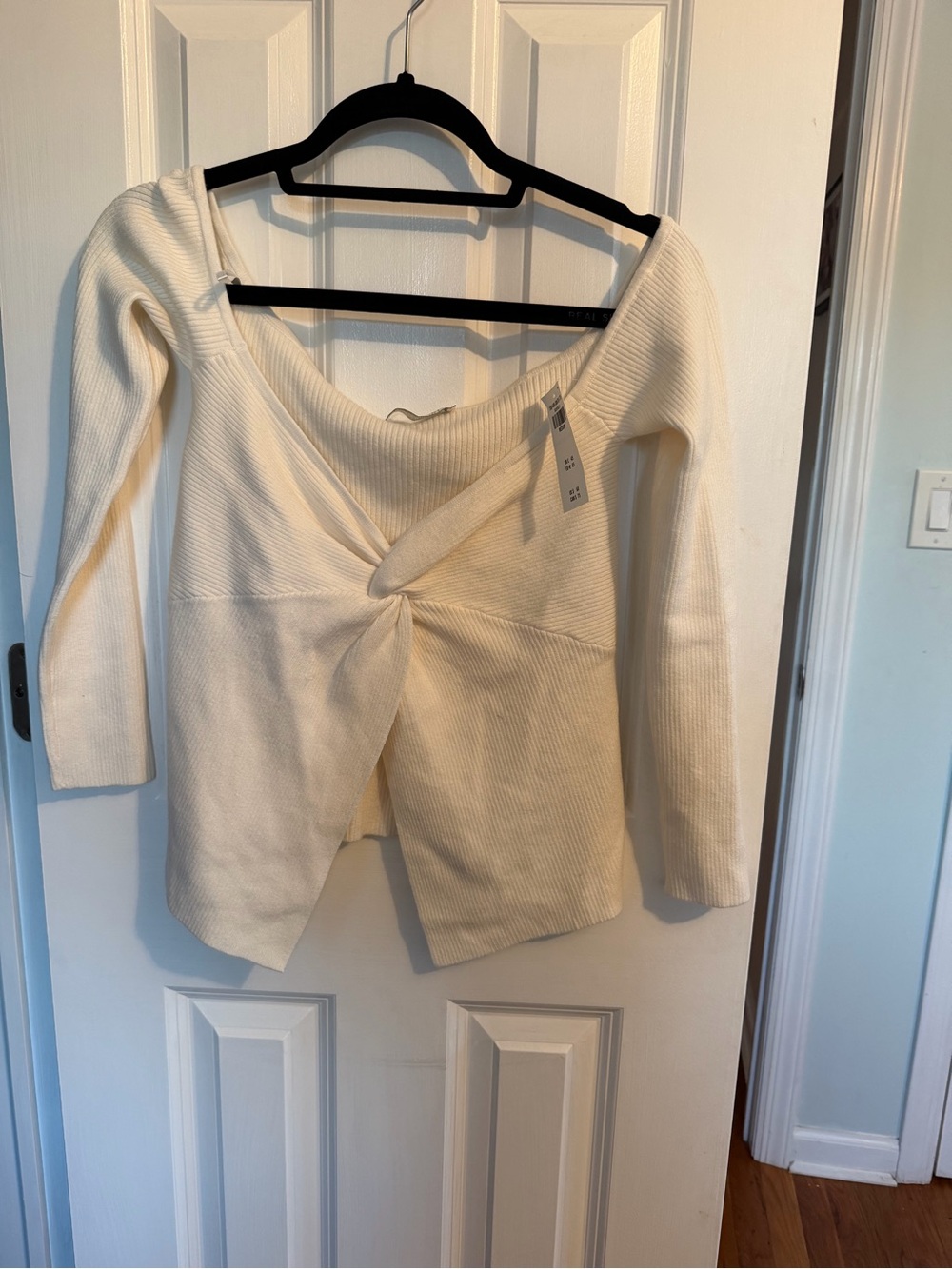 Abercrombie & Fitch Cream Twist-Front Ribbed Knit Top NWT size M.